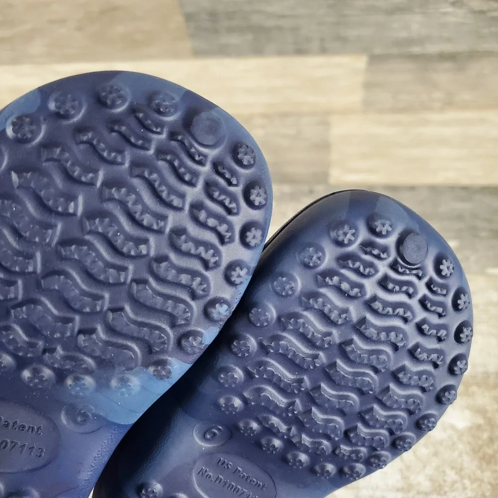 Berkley Jensen Kids Clogs Sz 6 Comfort Navy Camo Faux Fur Round Toe Shoes
